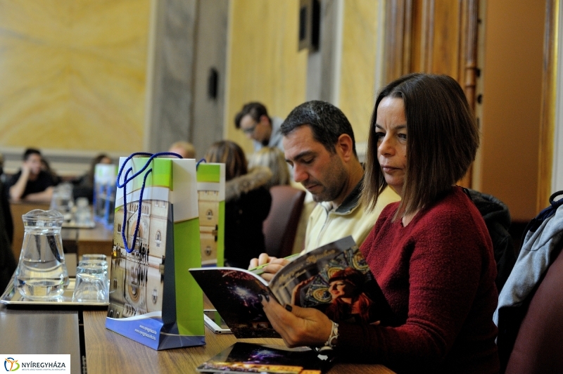 Külföldi diákok a Városházán - fotó Szarka Lajos