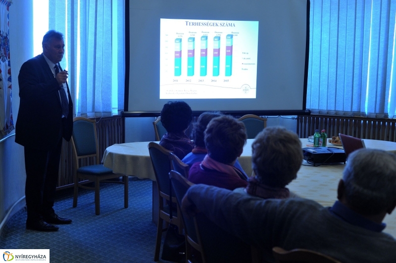 Idősügyi Tanács tagjai a kórházban - fotó Szarka Lajos