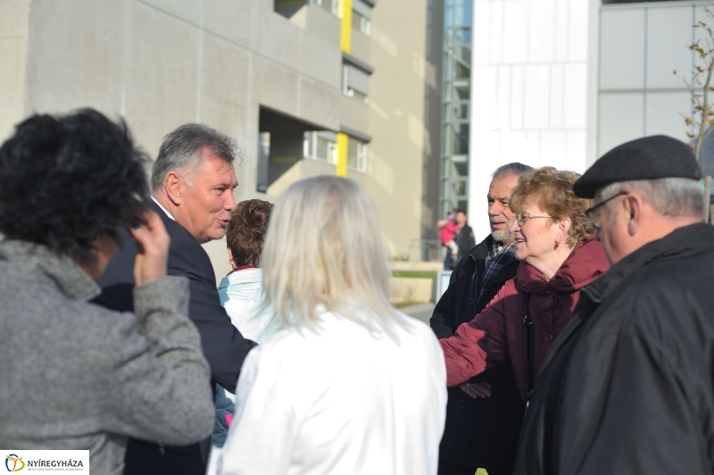 Idősügyi Tanács tagjai a kórházban - fotó Szarka Lajos