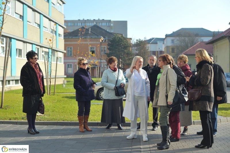 Idősügyi Tanács tagjai a kórházban - fotó Szarka Lajos