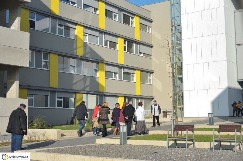 Idősügyi Tanács tagjai a kórházban - fotó Szarka Lajos