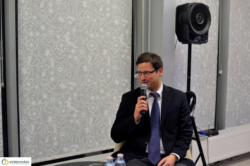 Polgári Szalon vendége Gulyás Gergely - fotó Szarka Lajos