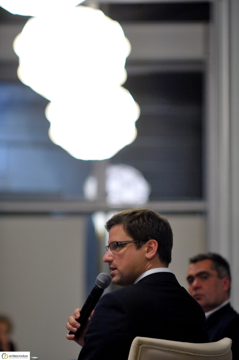 Polgári Szalon vendége Gulyás Gergely - fotó Szarka Lajos