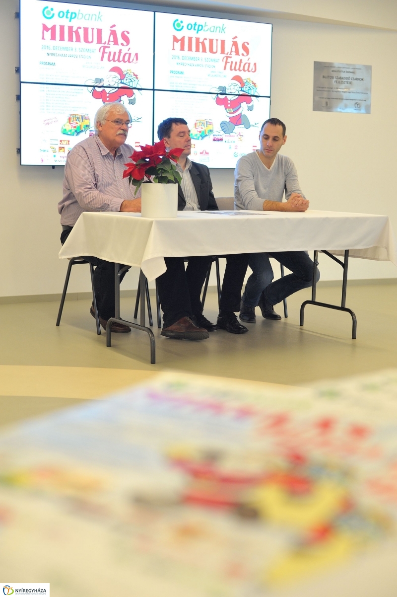 Mikulás futás sajtótájékoztató - fotó Szarka Lajos
