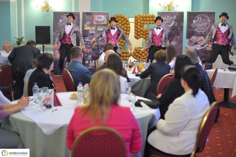 25 éves a Vela Pékség - fotó Szarka Lajos