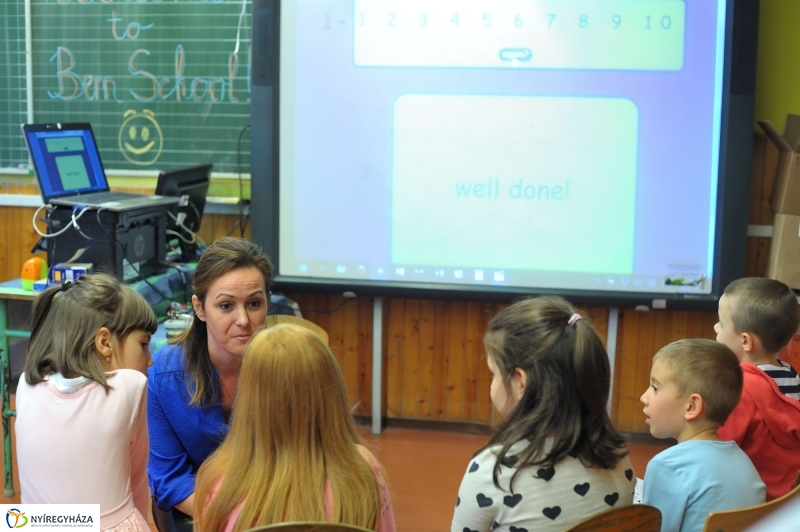 Népi kavalkád a Bem iskolában - fotó Szarka Lajos