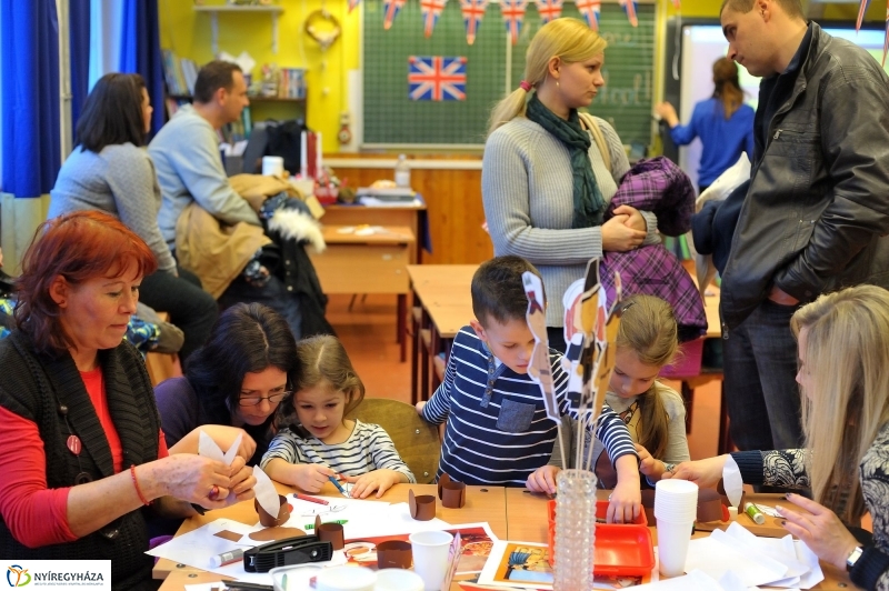 Népi kavalkád a Bem iskolában - fotó Szarka Lajos