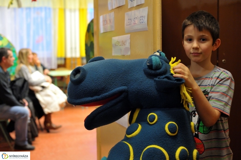 Népi kavalkád a Bem iskolában - fotó Szarka Lajos