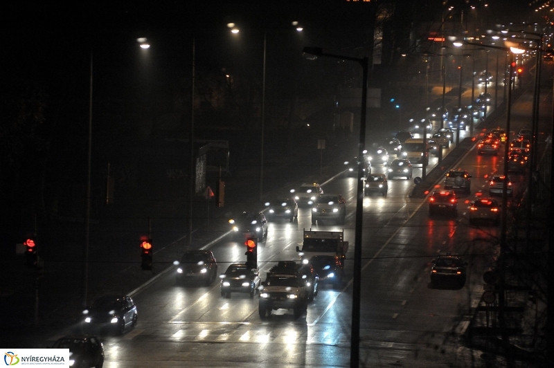 Szegfű utca este - fotó Szarka Lajos