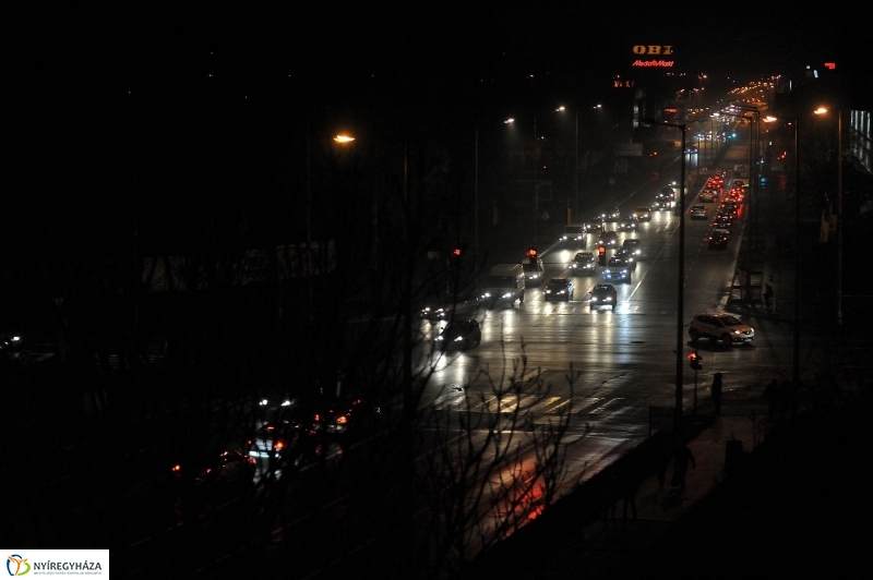 Szegfű utca este - fotó Szarka Lajos