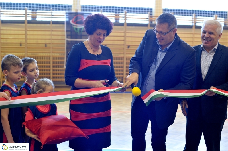 Tornaterem átadás a Bánkiban - fotó Szarka Lajos