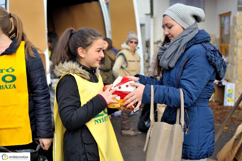 100 forintos nap az Állatparkban - fotó Szarka Lajos