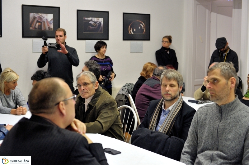 Ahol szétoszlik a világosság - fotó Szarka Lajos