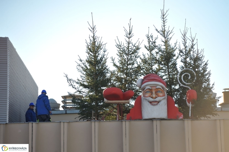 Mikulás a piacon - fotó Szarka Lajos