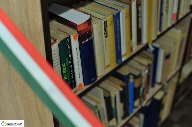 Könyvtáravató a Zrínyi gimnáziumban - fotó Szarka Lajos
