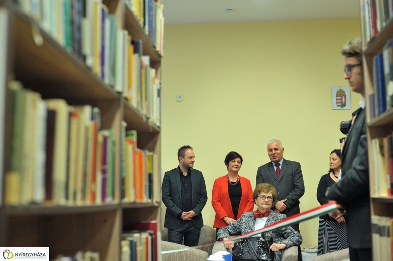 Könyvtáravató a Zrínyi gimnáziumban - fotó Szarka Lajos