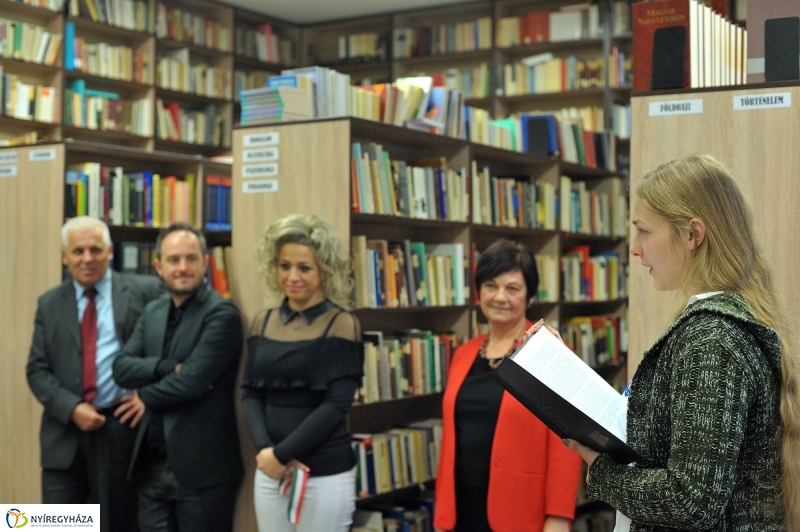 Könyvtáravató a Zrínyi gimnáziumban - fotó Szarka Lajos