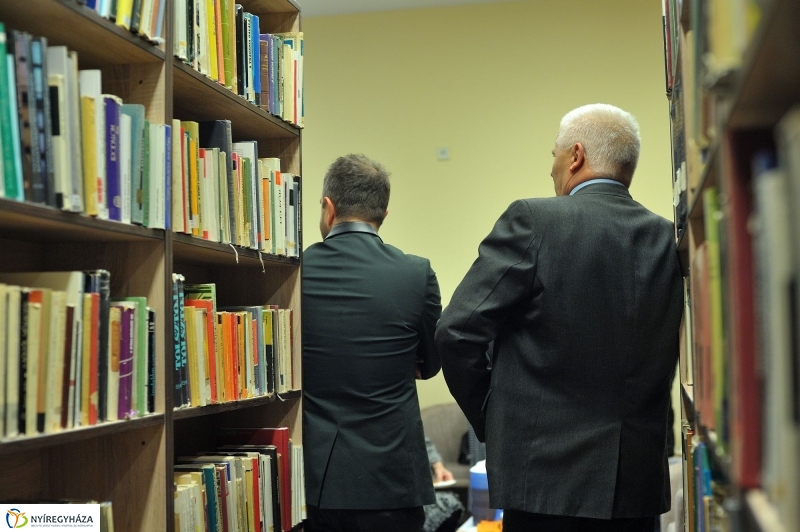 Könyvtáravató a Zrínyi gimnáziumban - fotó Szarka Lajos