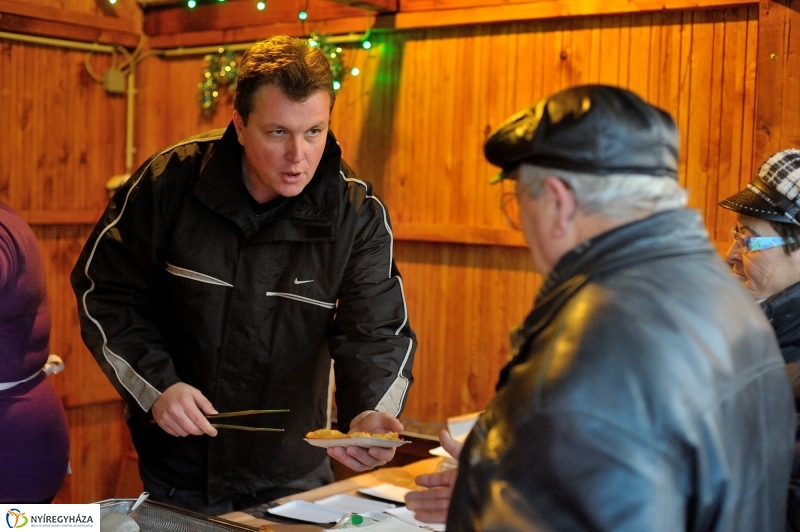 Ingyenes a lapcsánka 20161201 - fotó Szarka Lajos