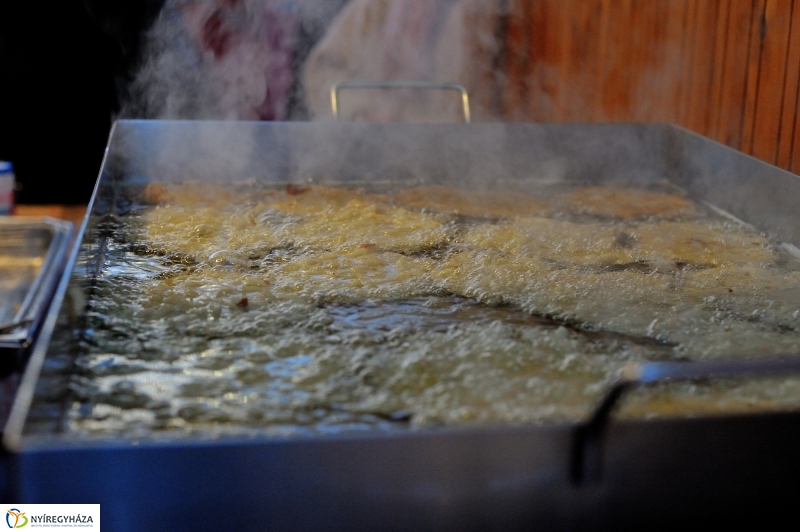 Ingyenes a lapcsánka 20161201 - fotó Szarka Lajos