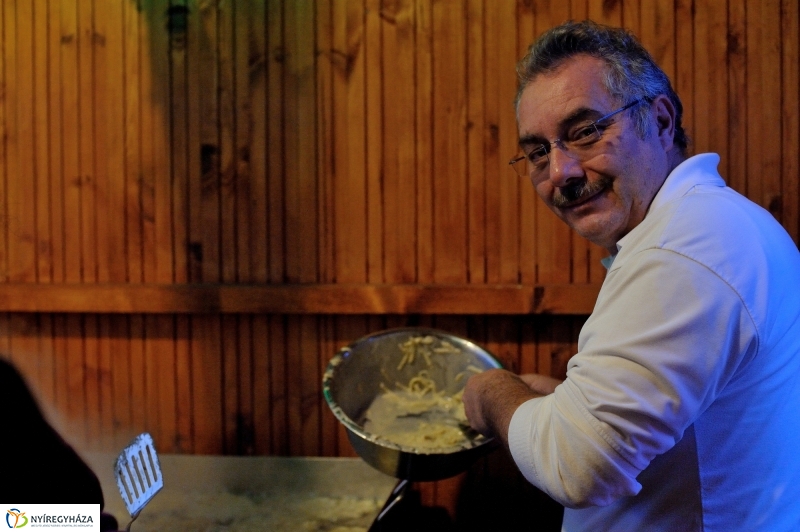 Ingyenes a lapcsánka 20161201 - fotó Szarka Lajos