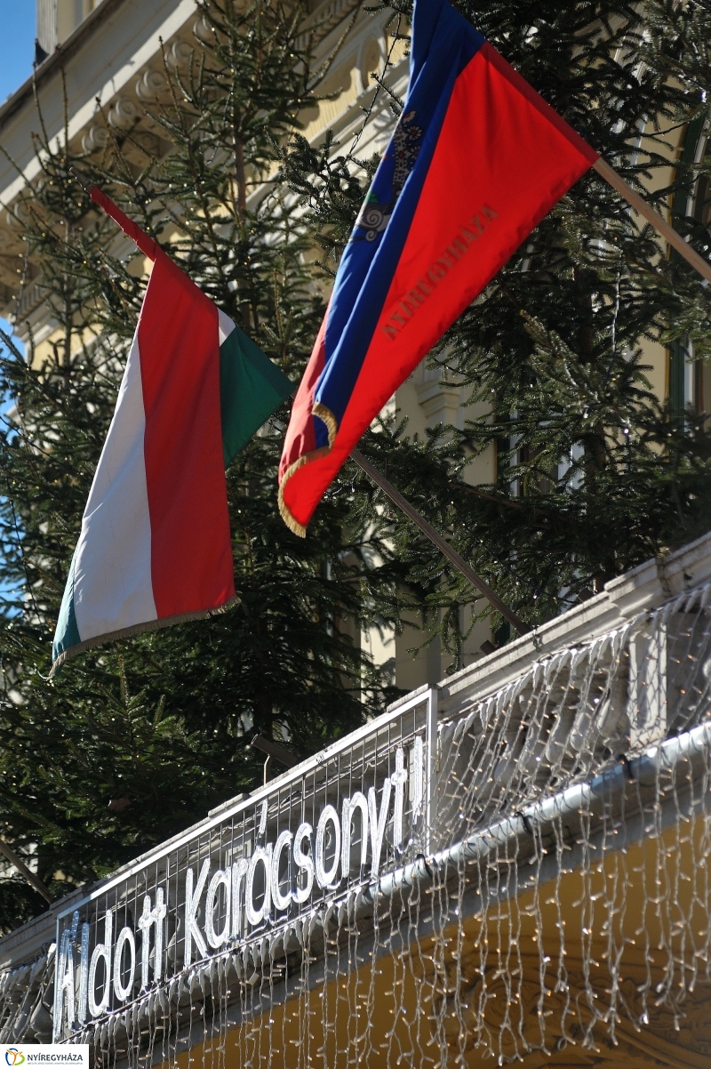 Gyerekek az adventi forgatagban - fotó Szarka Lajos