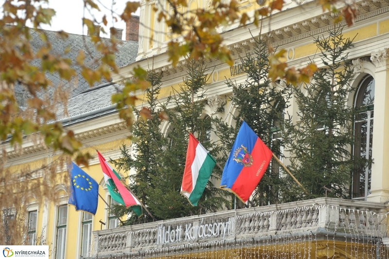 Gyerekek az adventi forgatagban - fotó Szarka Lajos