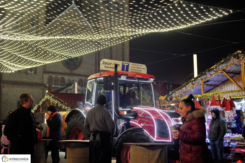 Traktoros Mikulás - fotó Szarka Lajos