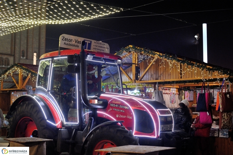 Traktoros Mikulás - fotó Szarka Lajos
