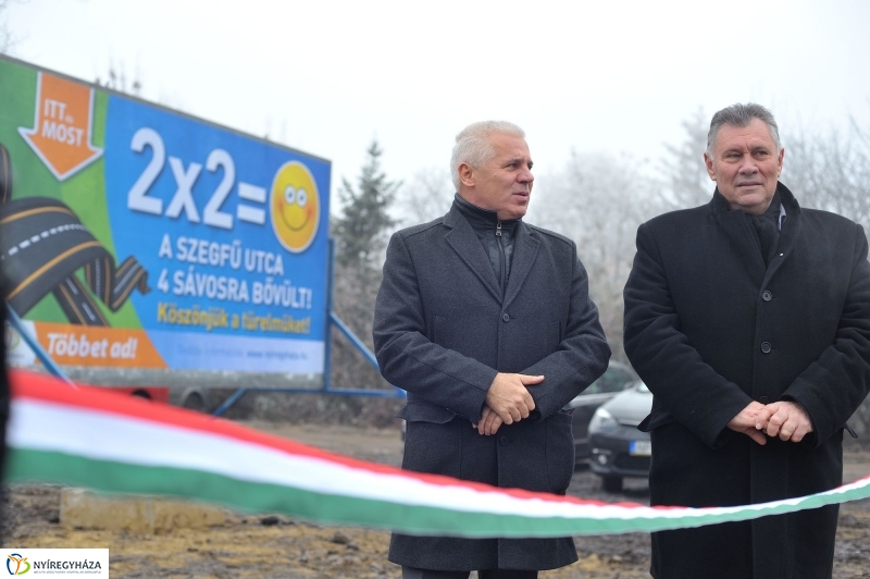 Átadták a Szegfű utcát - fotó Szarka Lajos