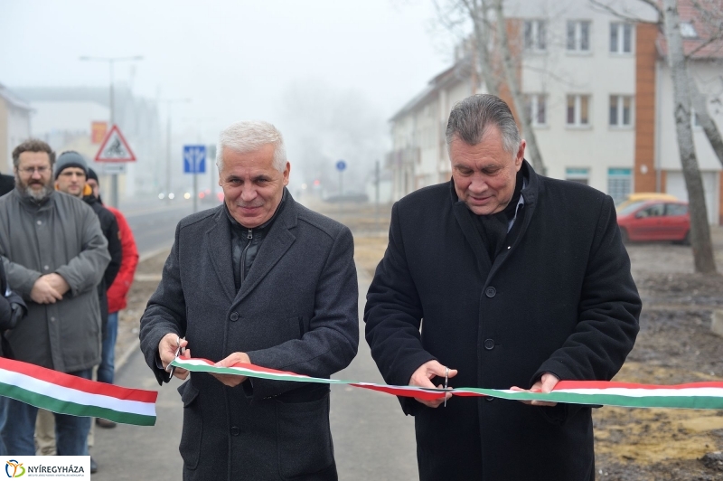Átadták a Szegfű utcát - fotó Szarka Lajos
