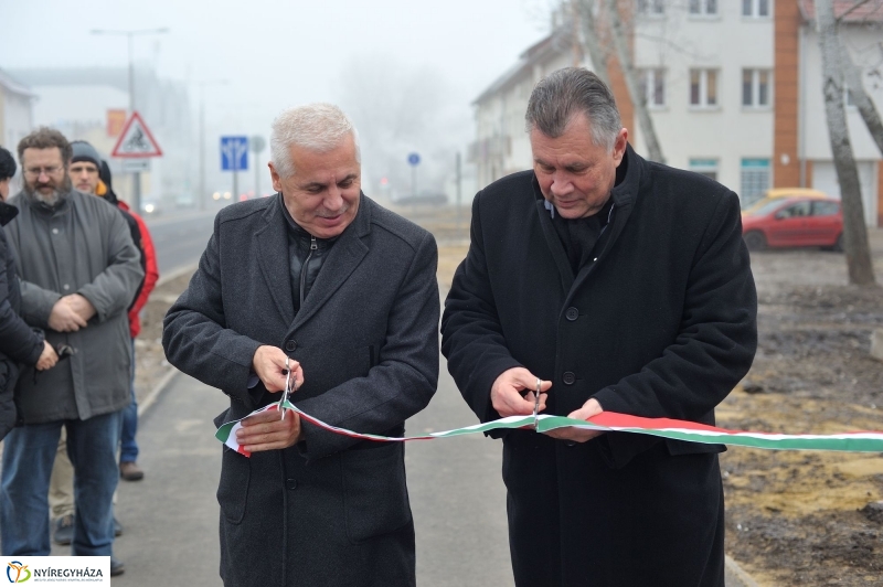 Átadták a Szegfű utcát - fotó Szarka Lajos