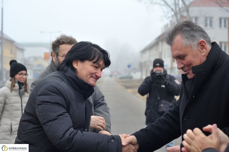 Átadták a Szegfű utcát - fotó Szarka Lajos