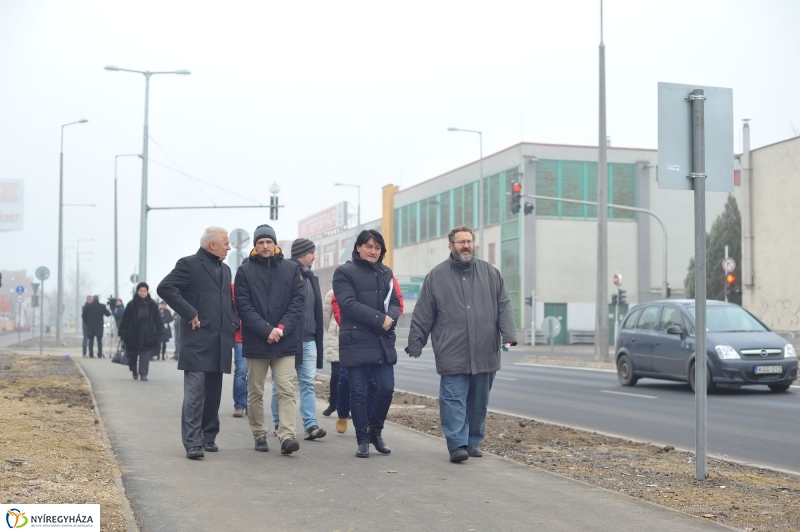 Átadták a Szegfű utcát - fotó Szarka Lajos