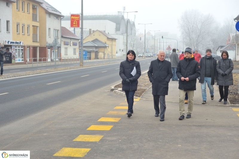 Átadták a Szegfű utcát - fotó Szarka Lajos