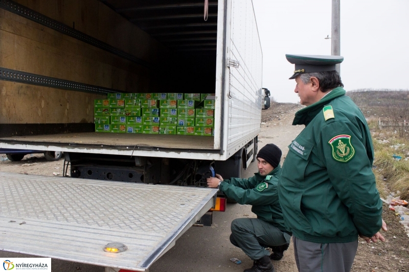Dohányba gázoltak - fotó Szarka Lajos