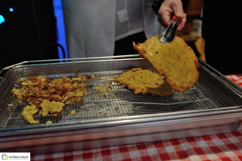 Ingyenes a lapcsánka 20161208 - fotó Szarka Lajos