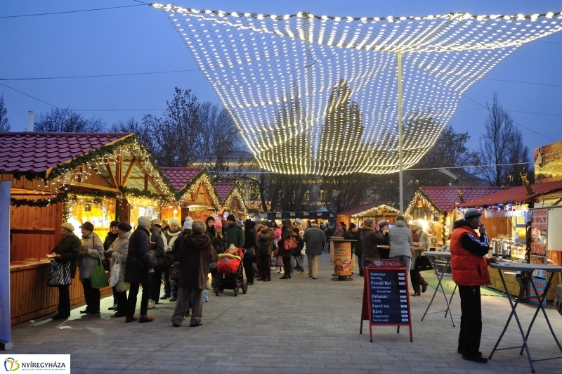 Ingyenes a lapcsánka 20161208 - fotó Szarka Lajos