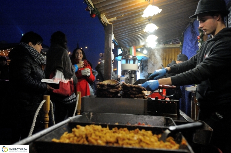 Ingyenes a lapcsánka 20161208 - fotó Szarka Lajos