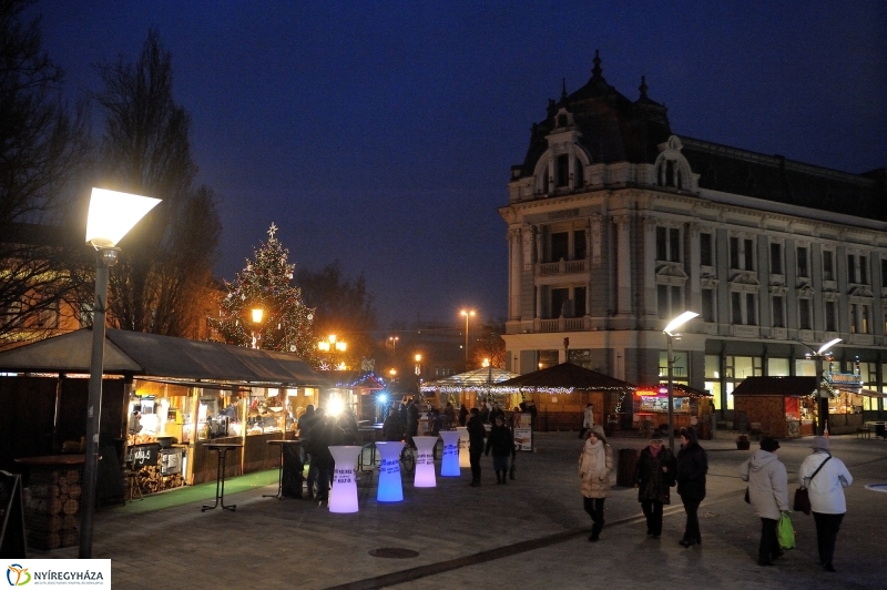 Ingyenes a lapcsánka 20161208 - fotó Szarka Lajos