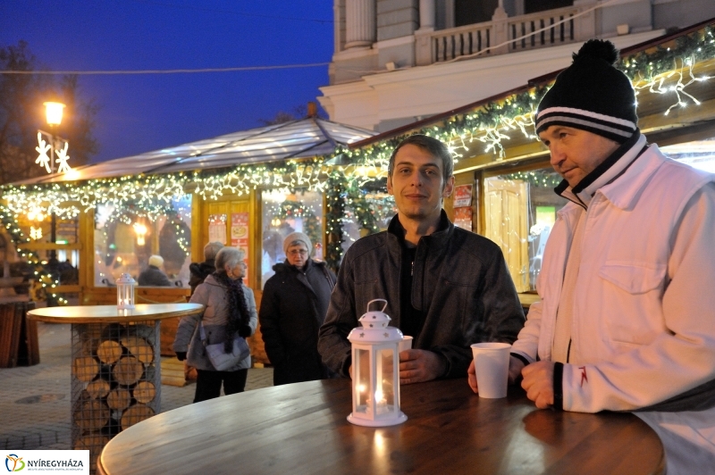 Ingyenes a lapcsánka 20161208 - fotó Szarka Lajos