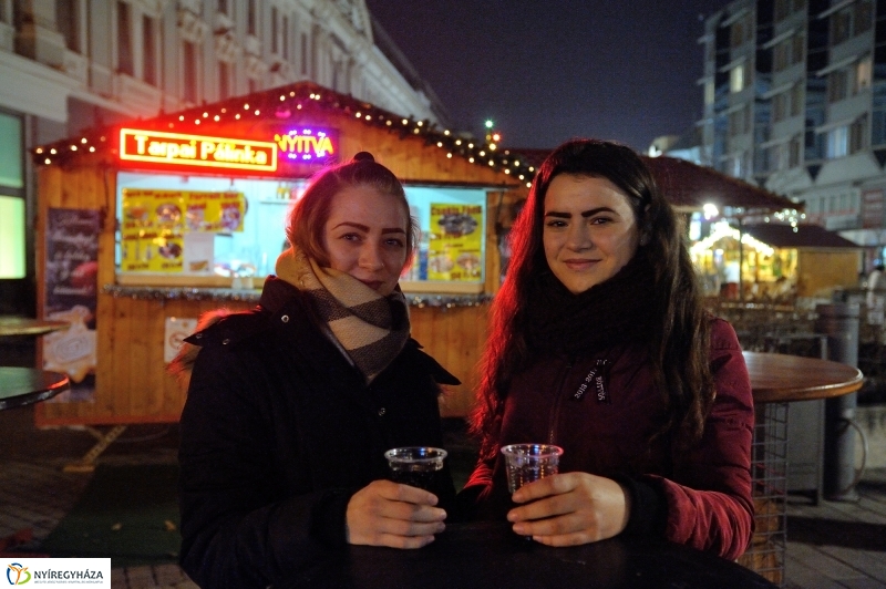 Ingyenes a lapcsánka 20161208 - fotó Szarka Lajos