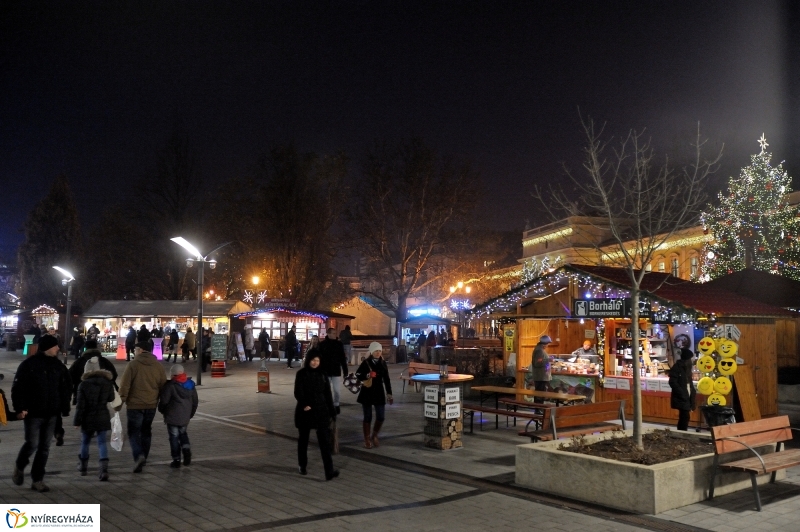 Ingyenes a lapcsánka 20161208 - fotó Szarka Lajos