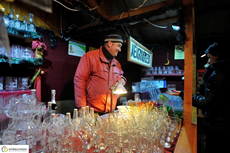 Ingyenes a lapcsánka 20161208 - fotó Szarka Lajos