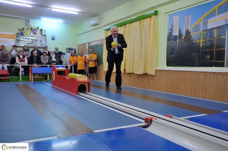 Új tekepálya a stadionban - fotó Szarka Lajos