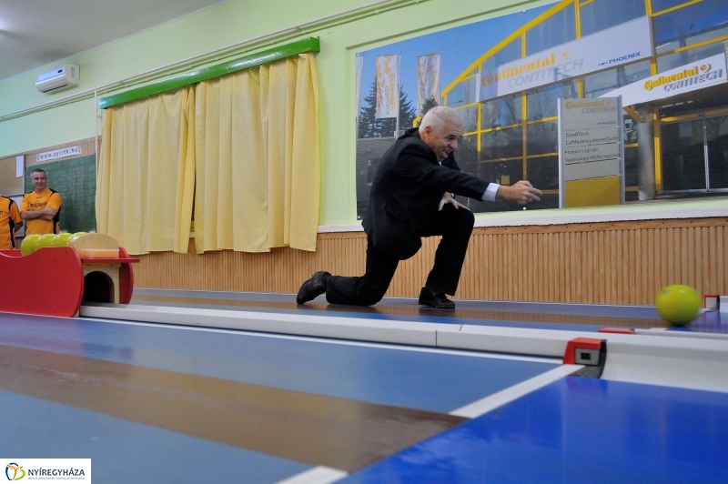 Új tekepálya a stadionban - fotó Szarka Lajos