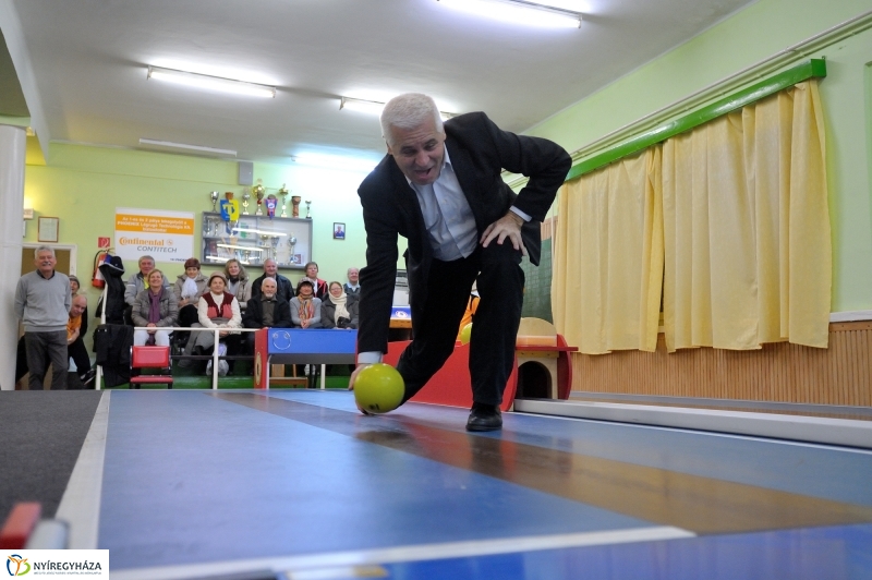 Új tekepálya a stadionban - fotó Szarka Lajos