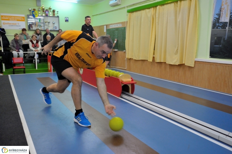 Új tekepálya a stadionban - fotó Szarka Lajos