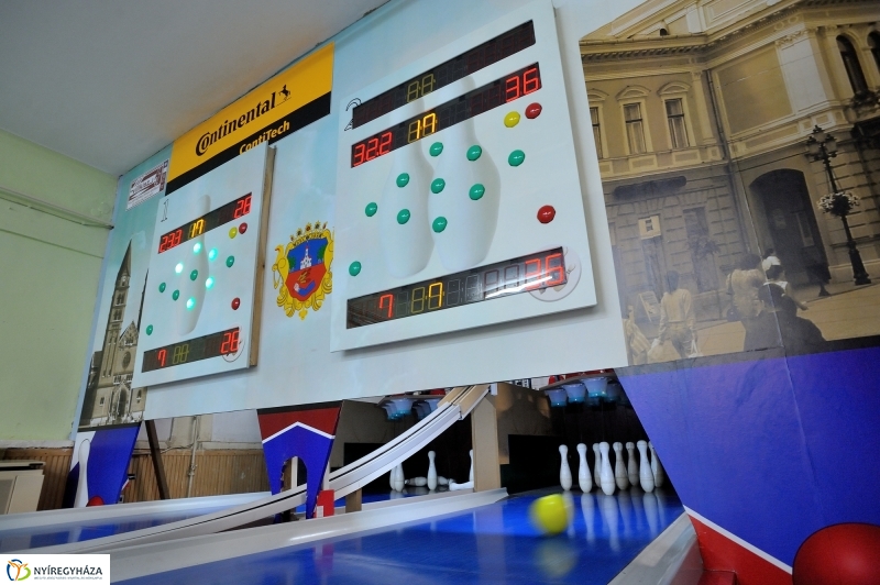 Új tekepálya a stadionban - fotó Szarka Lajos