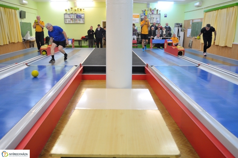 Új tekepálya a stadionban - fotó Szarka Lajos